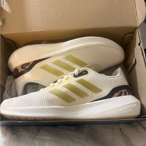 NWT ADIDAS RUN FALCON 3.0 W COURSE A PIED SZ 8.5